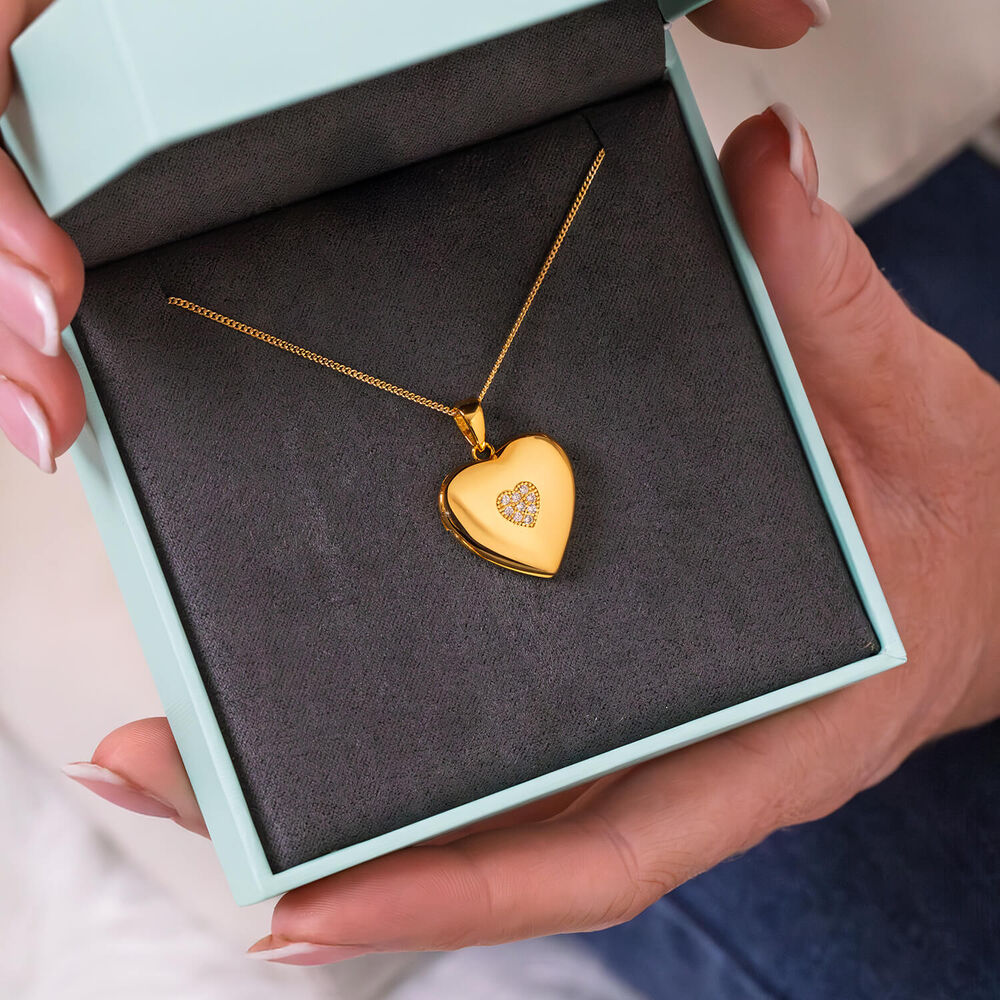 9ct Yellow Gold Plain Initial A Pendant (Chain Included) image number 4