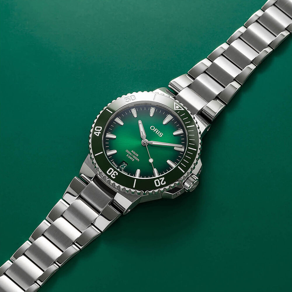Oris Aquis Date Calibre 400 43.5mm Green Dial Stainless Steel Bracelet Watch image number 2