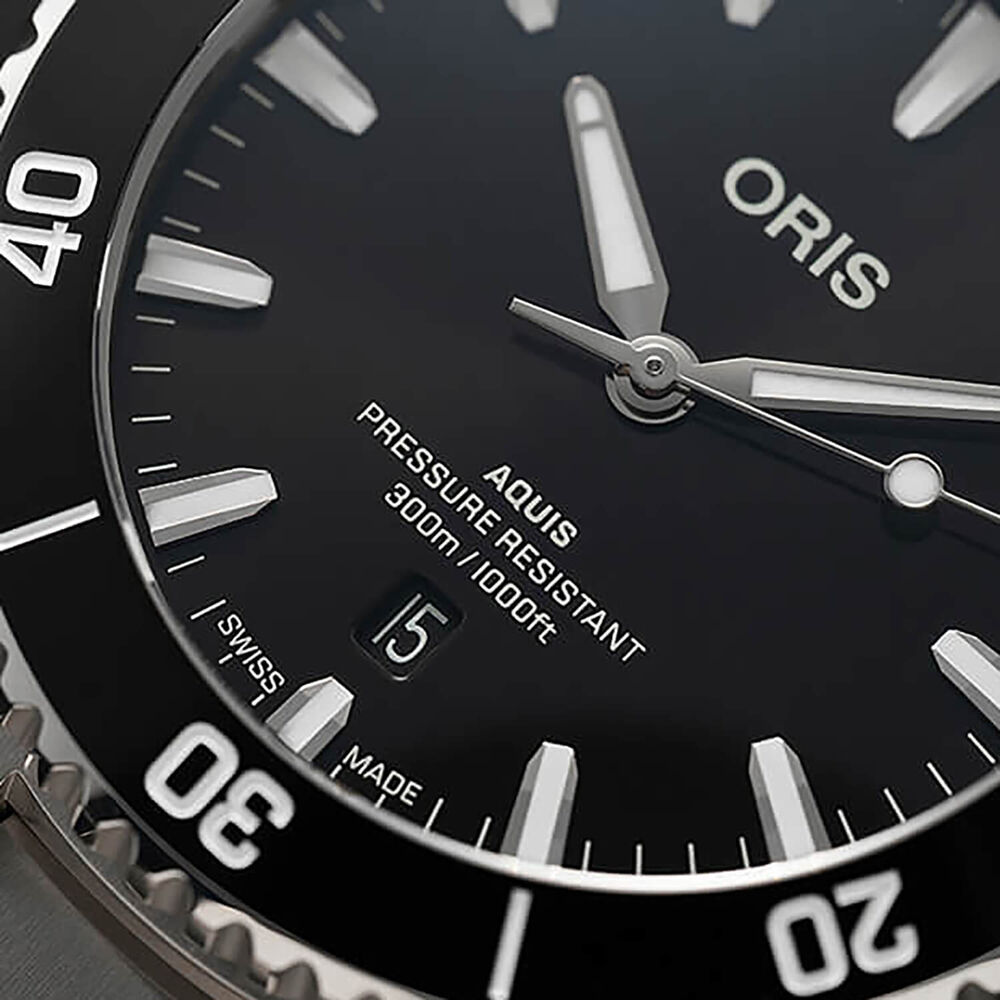 Oris Aquis Date 43.5mm Black Dial Stainless Steel Bracelet Watch