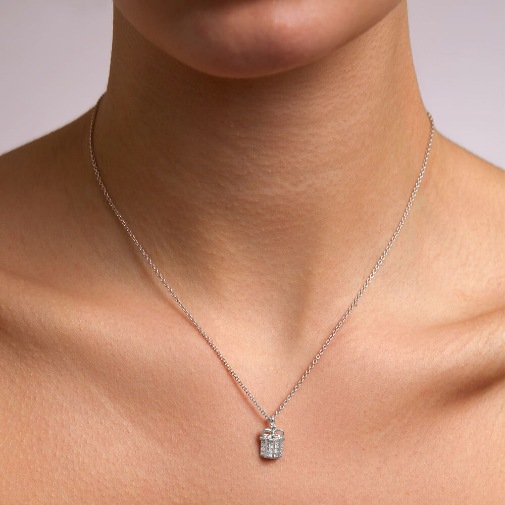 Sterling Silver 0.12ct Diamond Gift Pendant image number 5