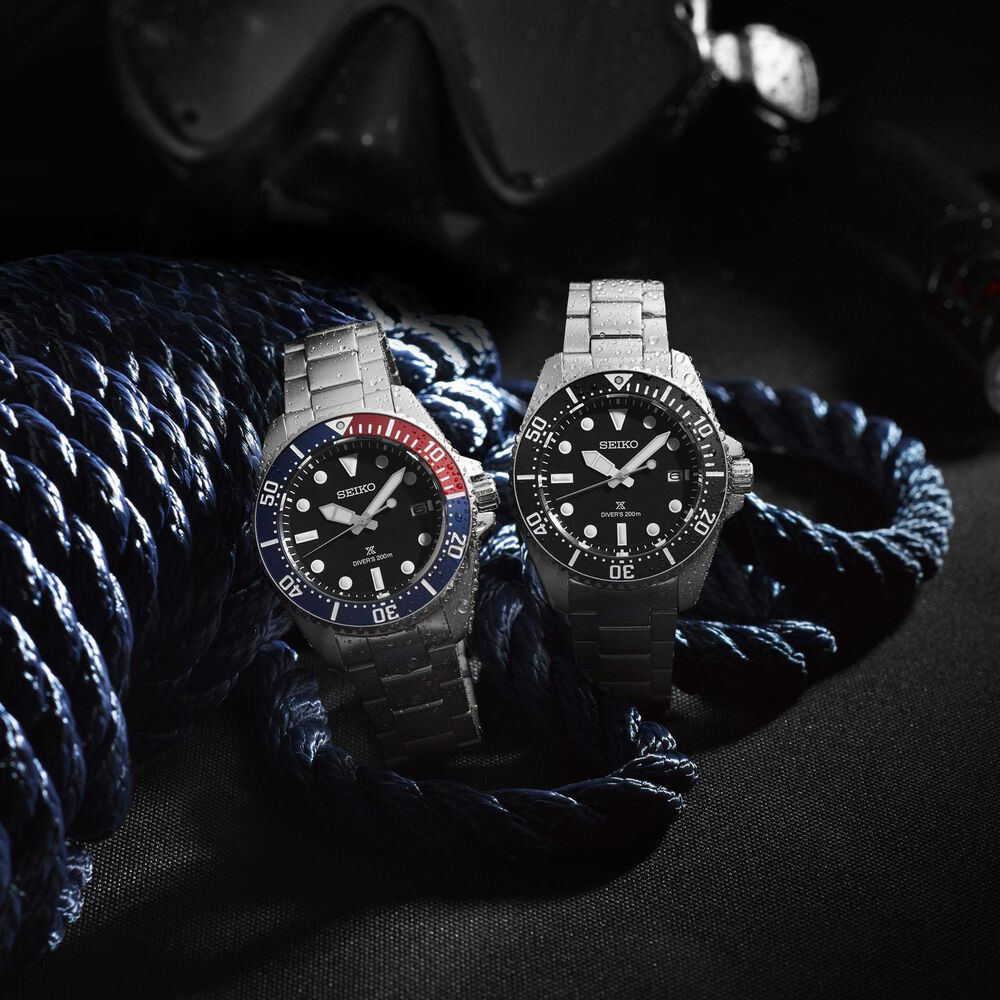 Seiko Prospex Solar Diver&rsquo;s 41mm Blue Dial Red & Blue Bezel Stainless Steel Bracelet Watch image number 4