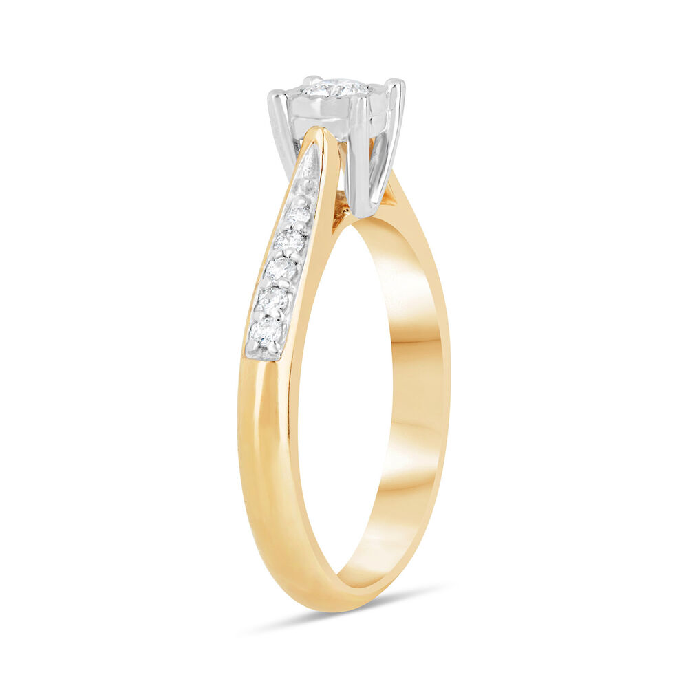 9ct Yellow and White Gold Illusion Set 0.19ct Diamond Ring image number 3