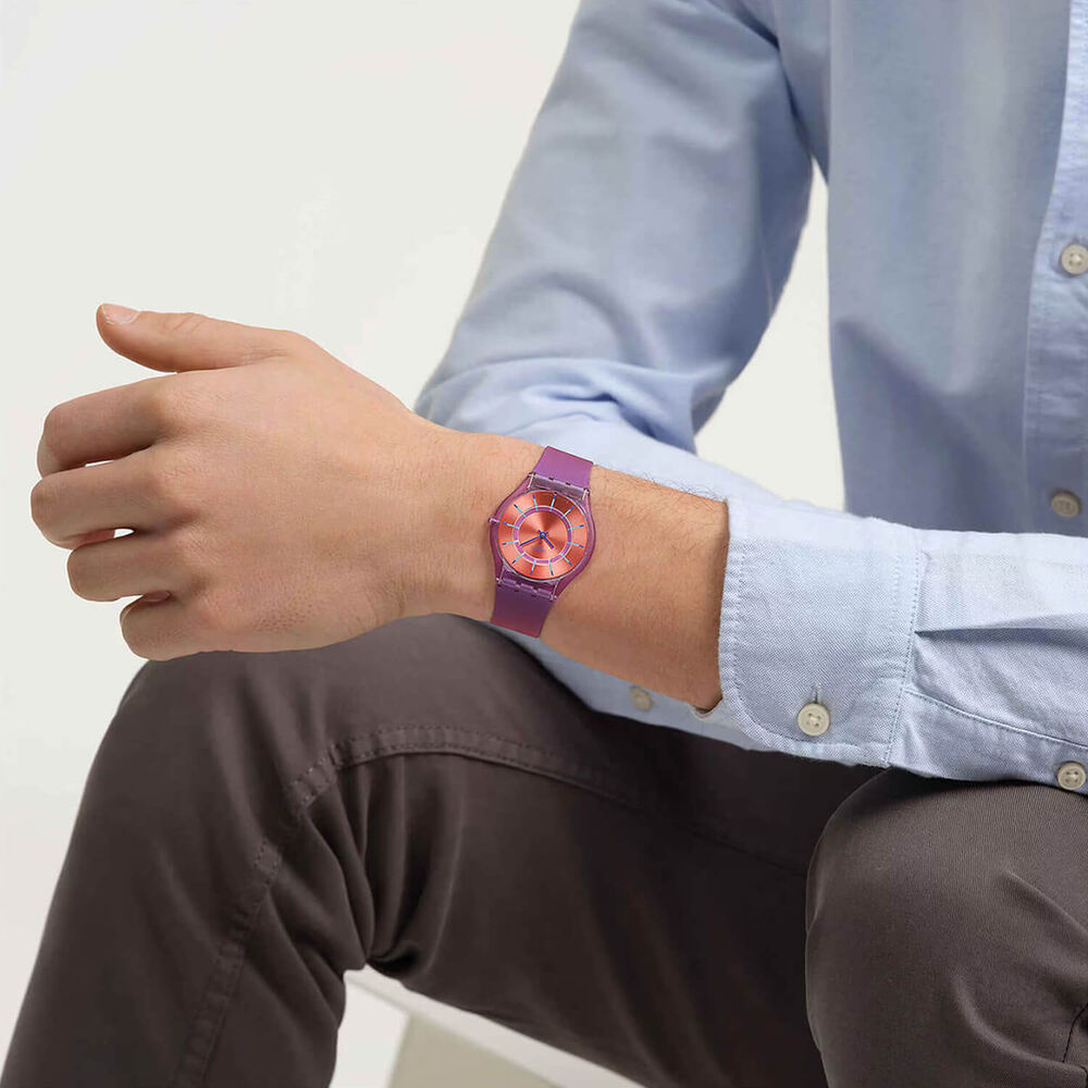 Swatch Skin Sweet Strawberry Dream 34mm red Dial Purple Gradient Silicon Strap Watch image number 3