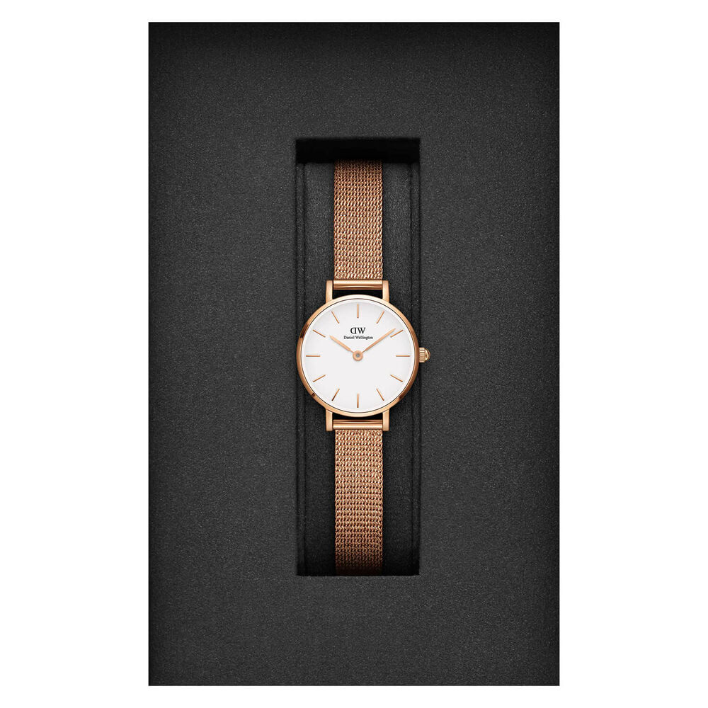 Daniel Wellington Petite 24MM White Round Dial Rose Gold PVD Case And Bracelet Watch image number 3