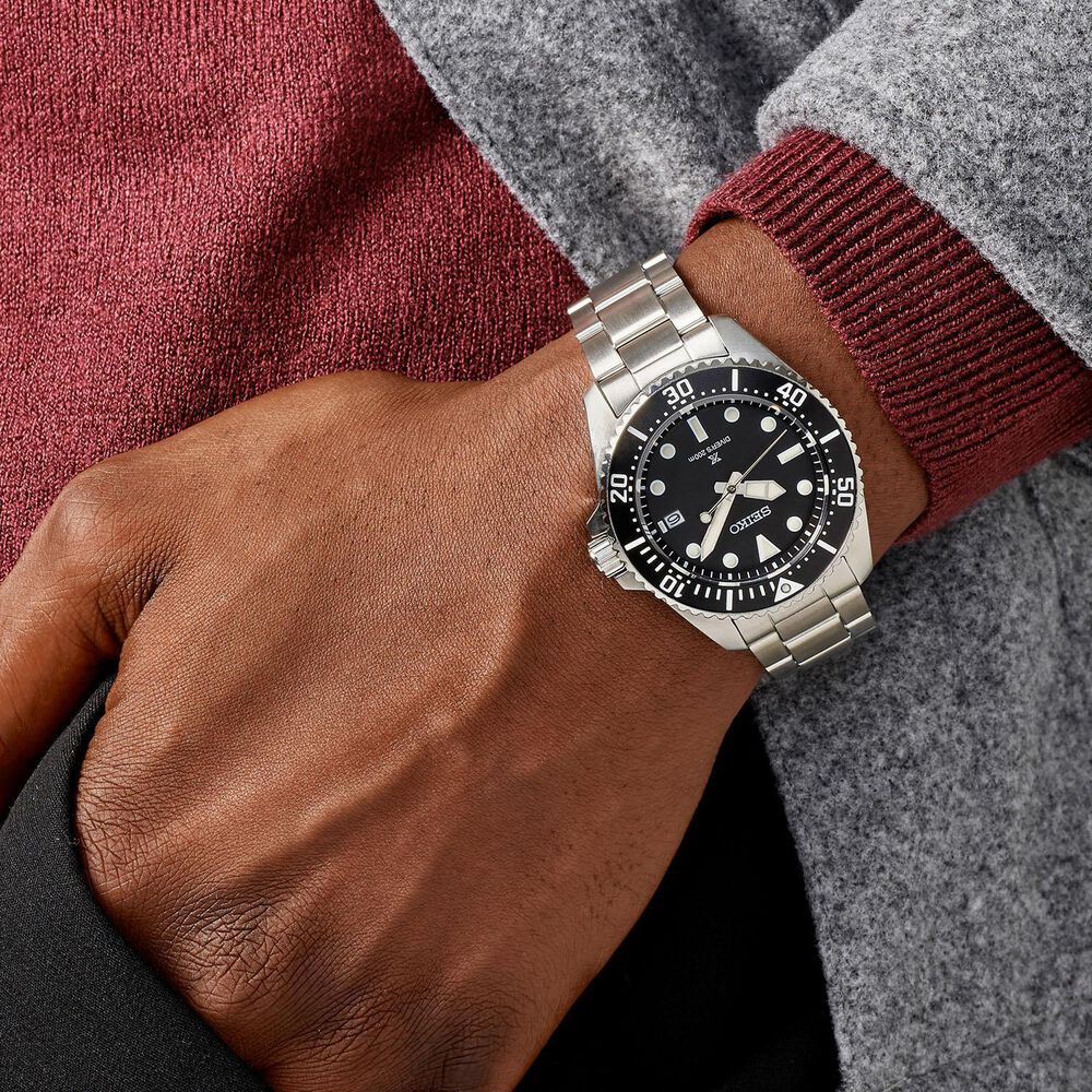 Seiko Prospex Solar Diver’s 41mm Pure Black Dial & Bezel Stainless Steel Bracelet Watch image number 3