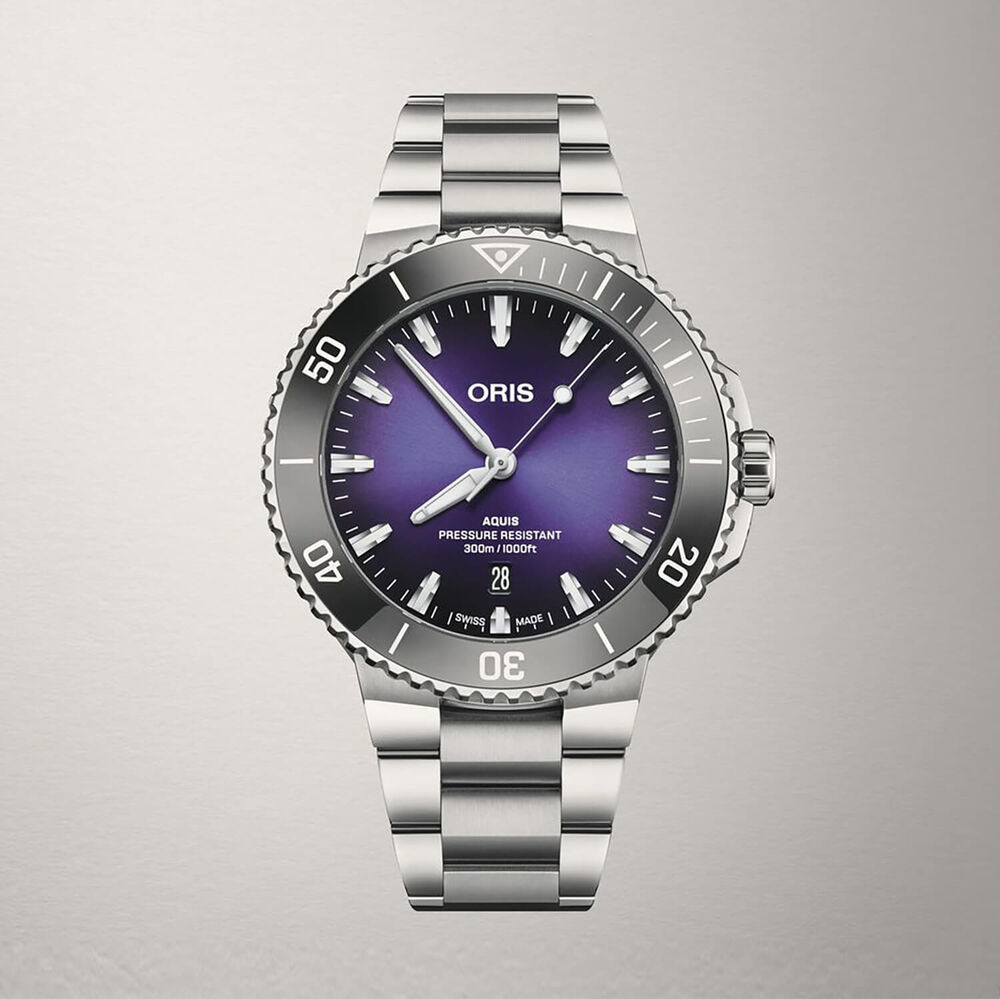 Oris Aquis Date Taste Of Summer 43.5mm Purple Dial Stainless Steel Bracelet Watch image number 2