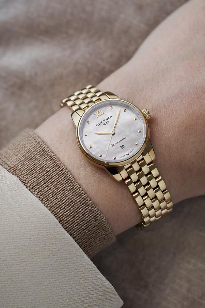 Certina DS-8 Lady 27mm Mother of Pearl Dial Gold Tone Steel Bracelet Watch image number 4