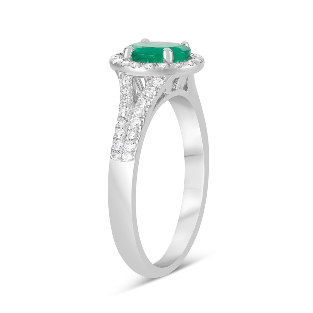 18ct White Gold 0.29ct Diamond Surround Emerald Ring image number 3