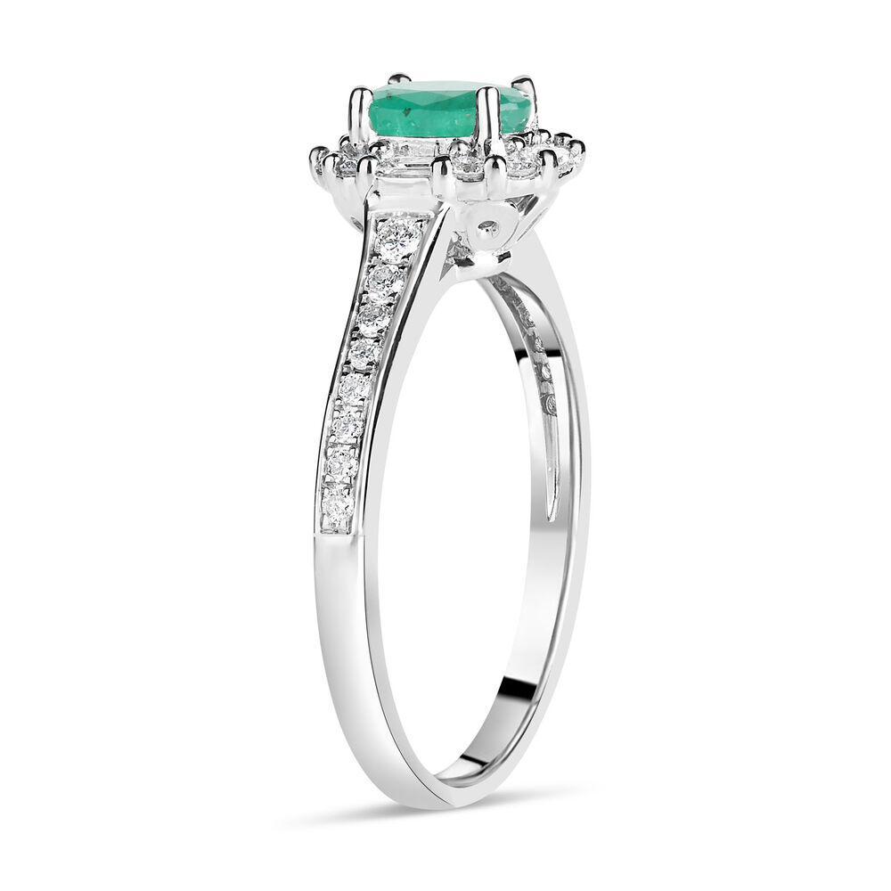 9ct White Gold 0.22ct Diamond Emerald Shoulders Ring image number 3