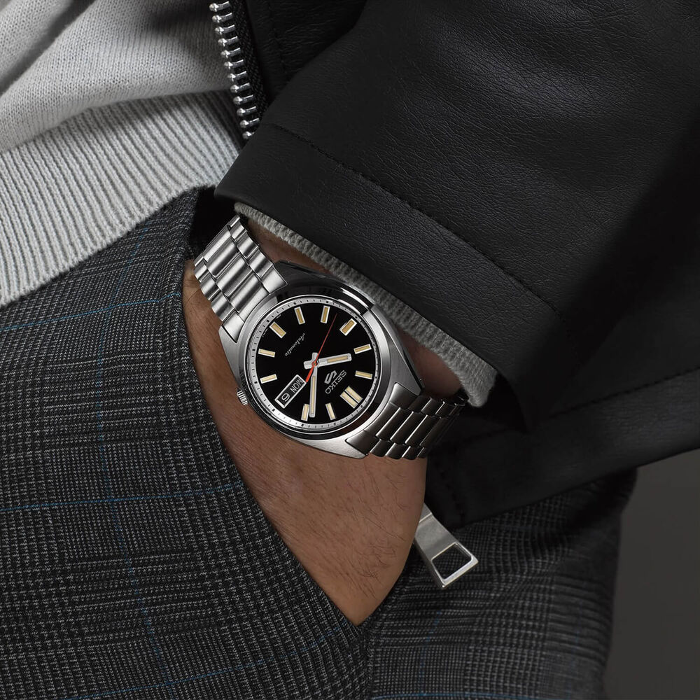 Seiko 5 Sports SNXS ‘Deep black wash’ Classic Sports 37.4mm Black Dial Steel Bracelet Watch image number 3