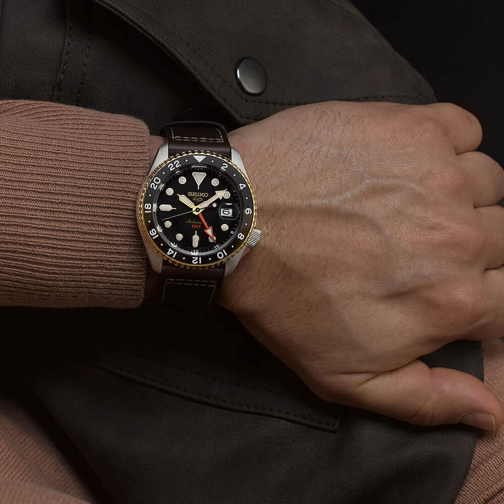 Seiko 5 Sports SKX GMT Mocha 42.5mm Black Dial Brown Leather Strap Watch image number 4