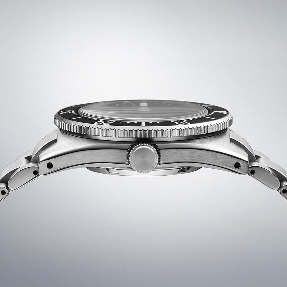 Seiko Prospex 1965 Revival Diver’s 40mm Cove Black Dial Steel Bracelet Watch image number 4