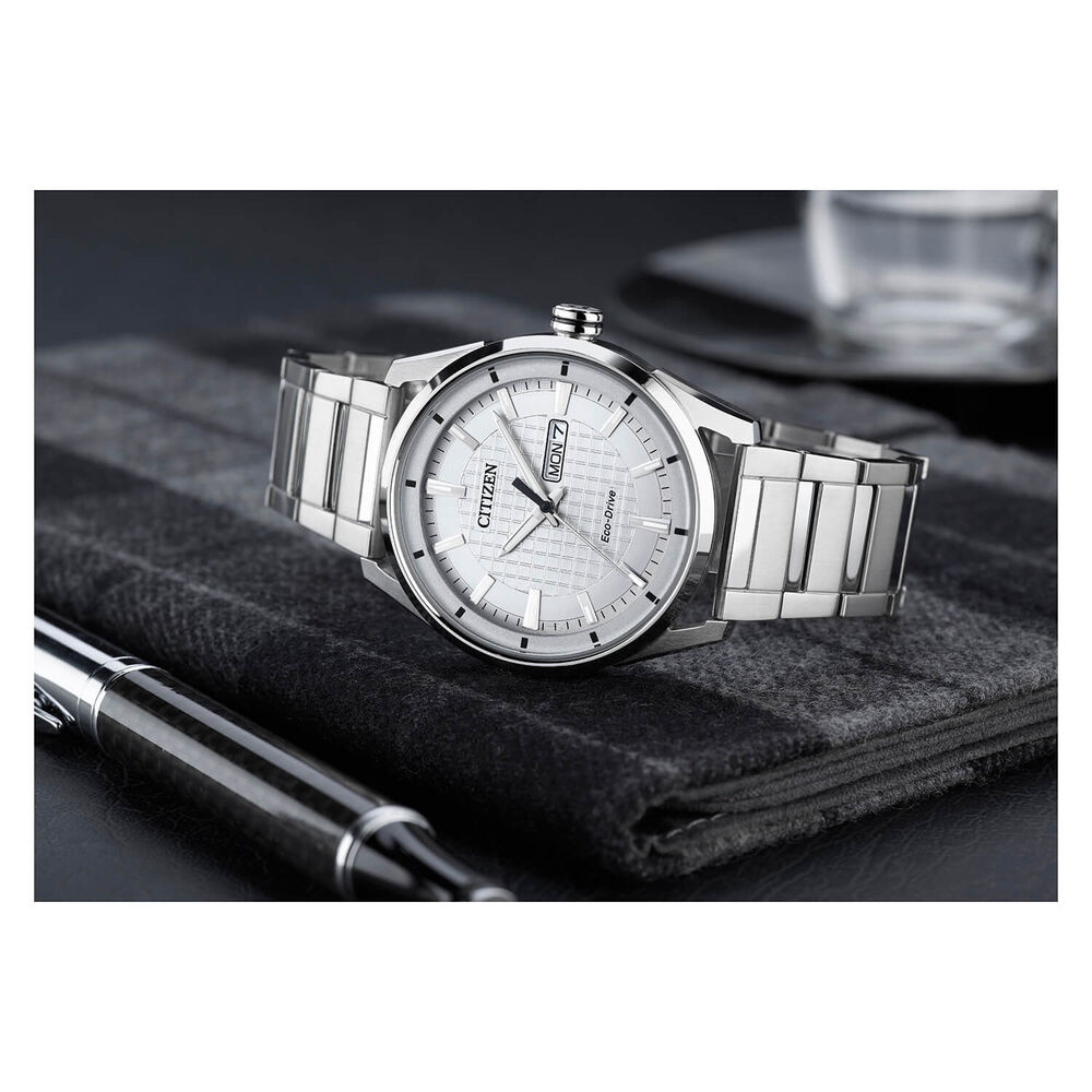 Citizen Eco Drive Silver Dial Stainless Steel Bracelet 42mm Mens Watch image number 3