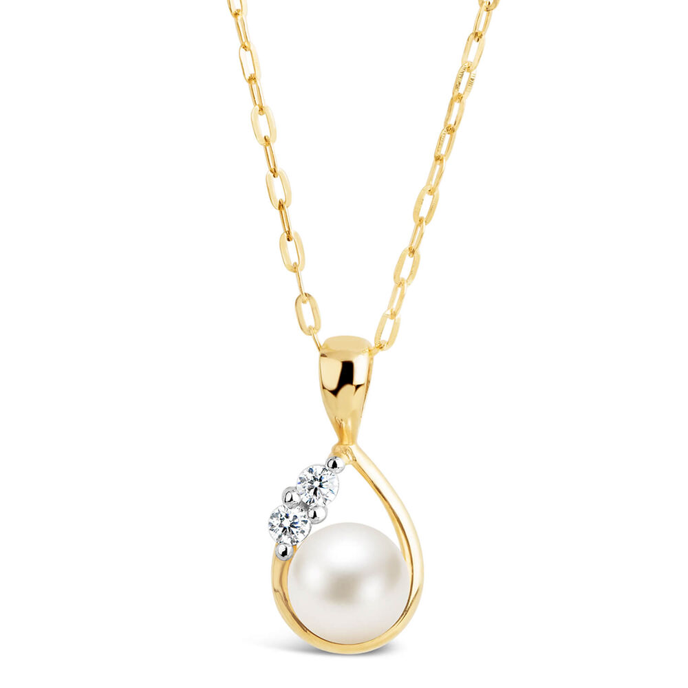 9ct Gold Pearl and Cubic Zirconia Pendant (Chain Included)