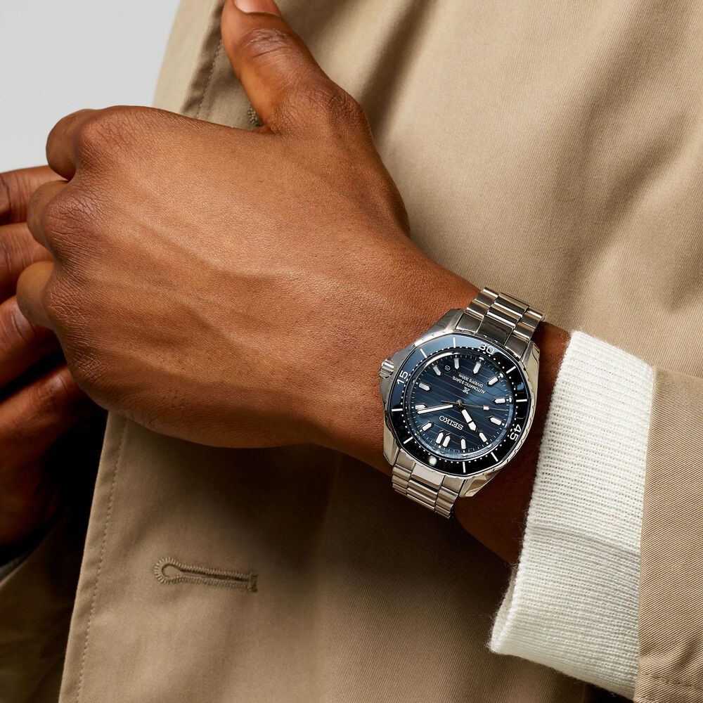 Seiko Prospex 300m Diver’s 41.3mm Coastline-Cobalt Dial Stainless Steel Bracelet Watch image number 4