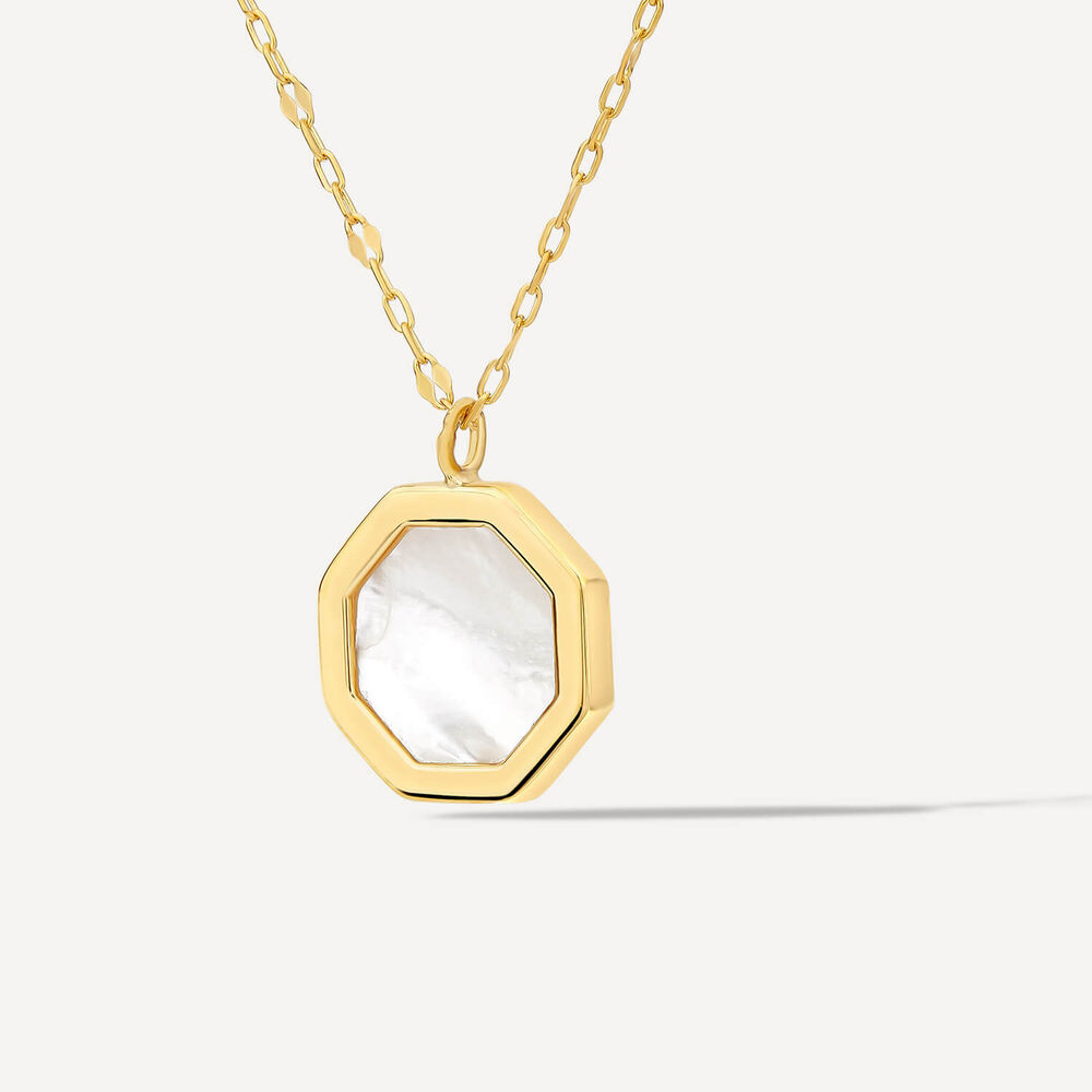 9ct Yellow Gold Hexagon Shaped Mother of Pearl Pendant image number 1