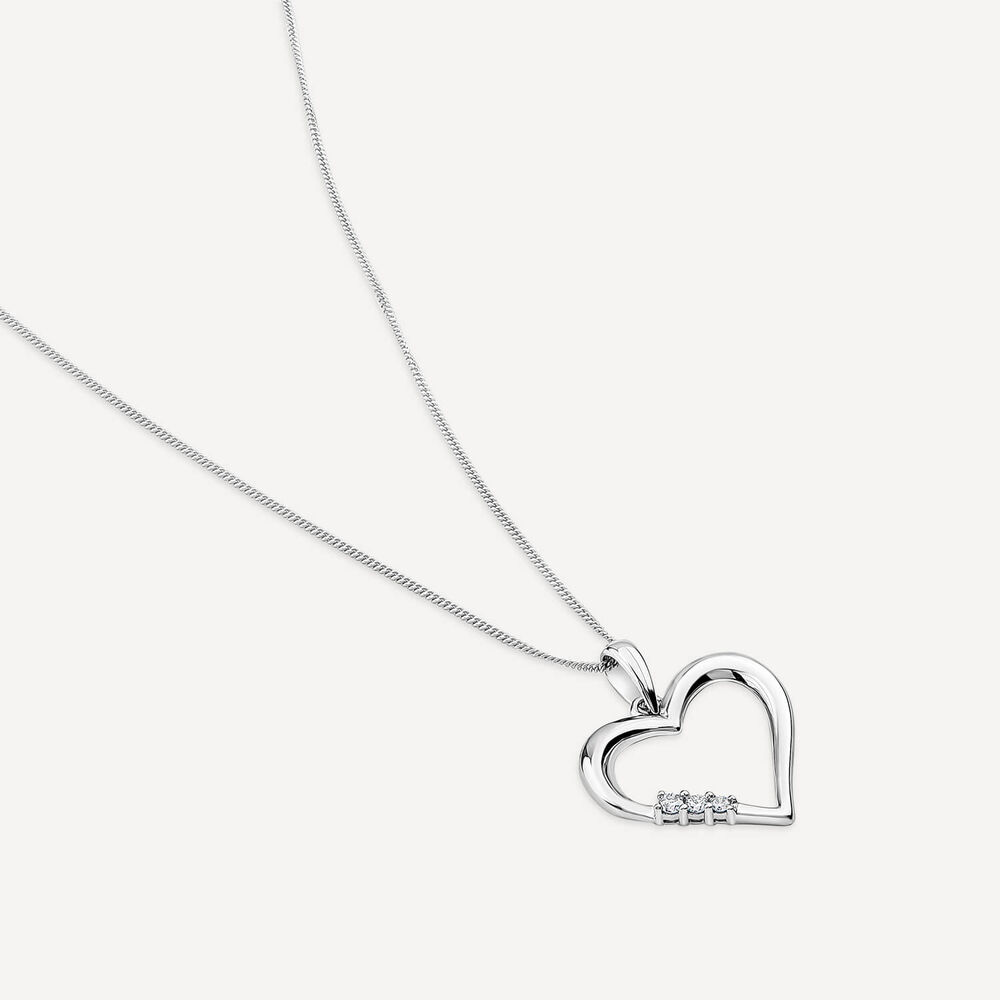 9ct White Gold and Diamond Heart Pendant image number 4