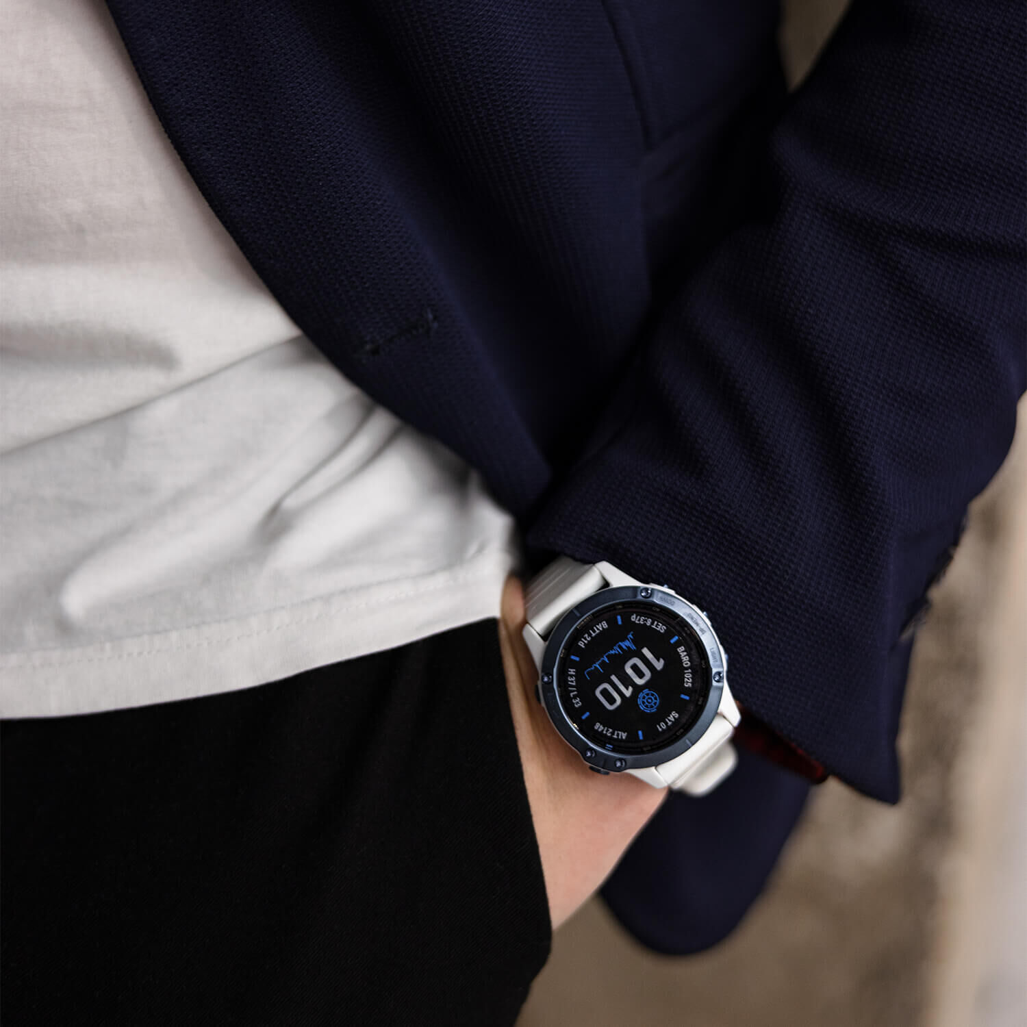 Garmin fenix 6 on hand deals