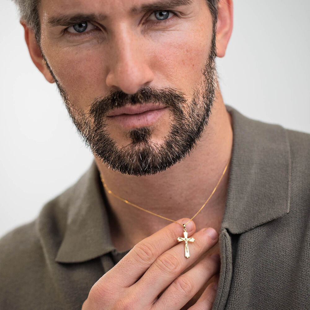 9ct Yellow Gold Cross Pendant (Chain Included) image number 4