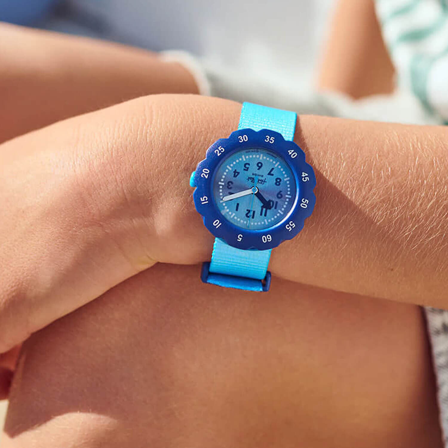 Boys watch style top
