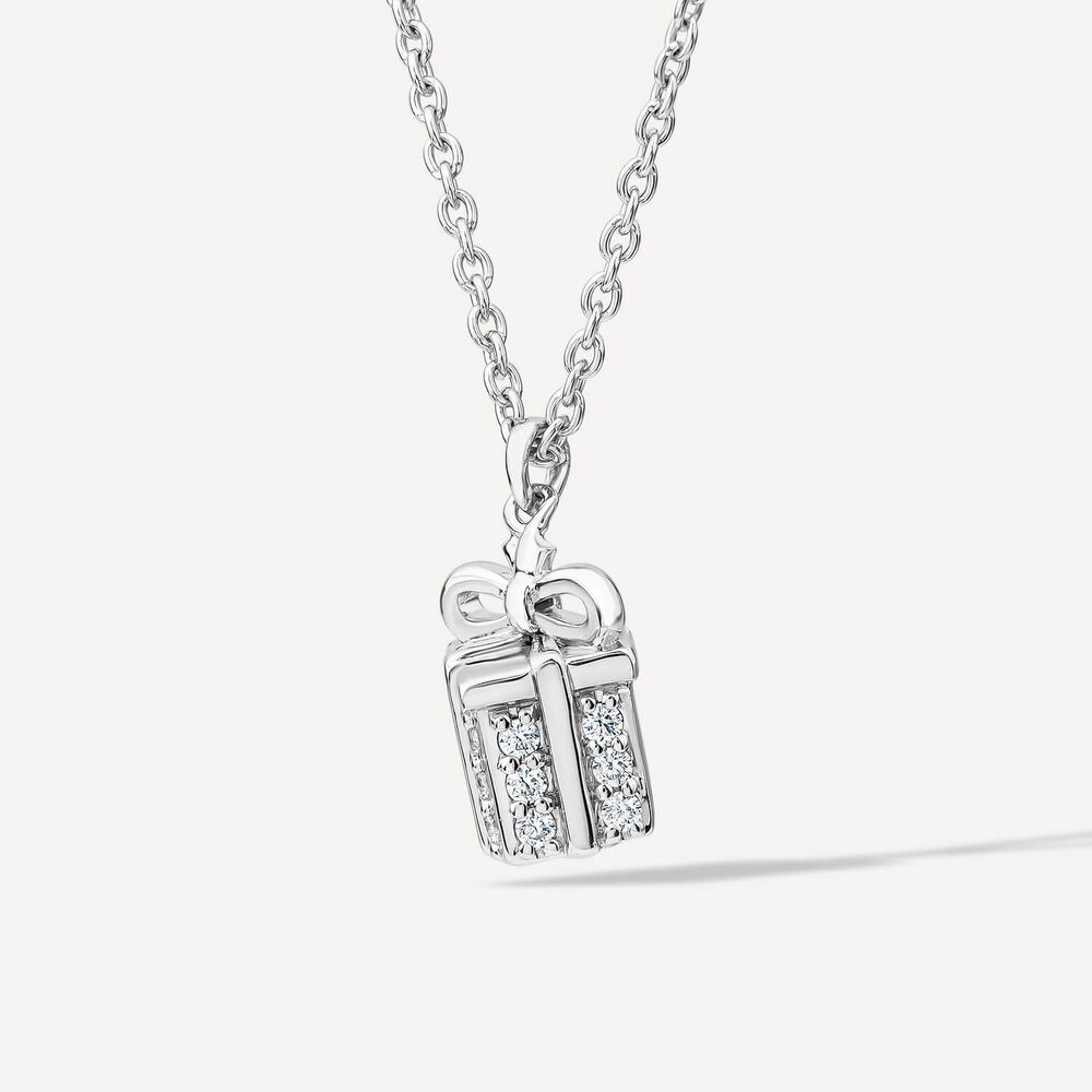 Sterling Silver 0.12ct Diamond Gift Pendant image number 2