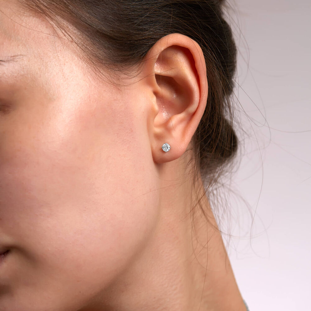 18ct White Gold Diamond Stud Earrings image number 3