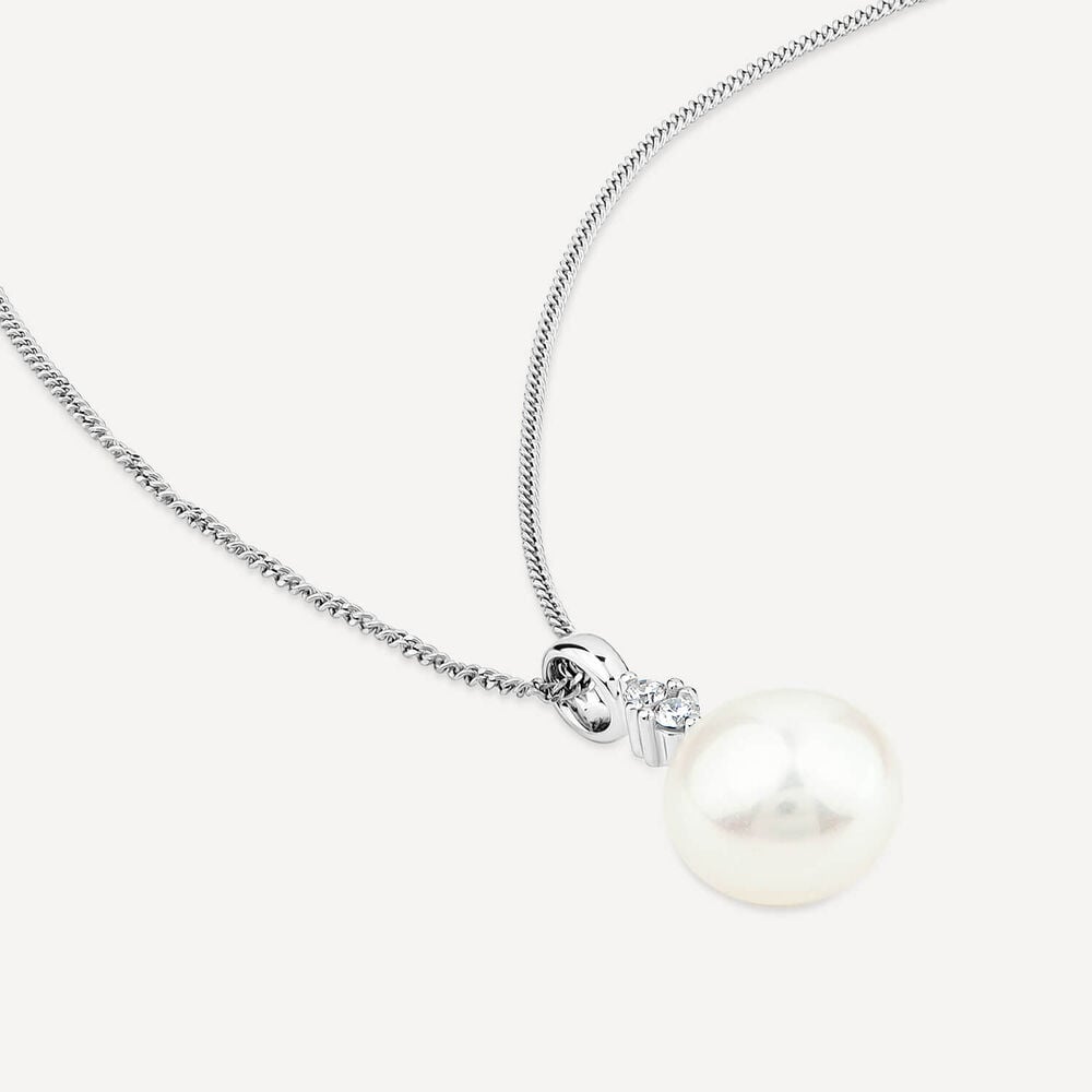 9ct White Gold 0.04ct Top Diamond & Freshwater Pearl Pendant image number 3
