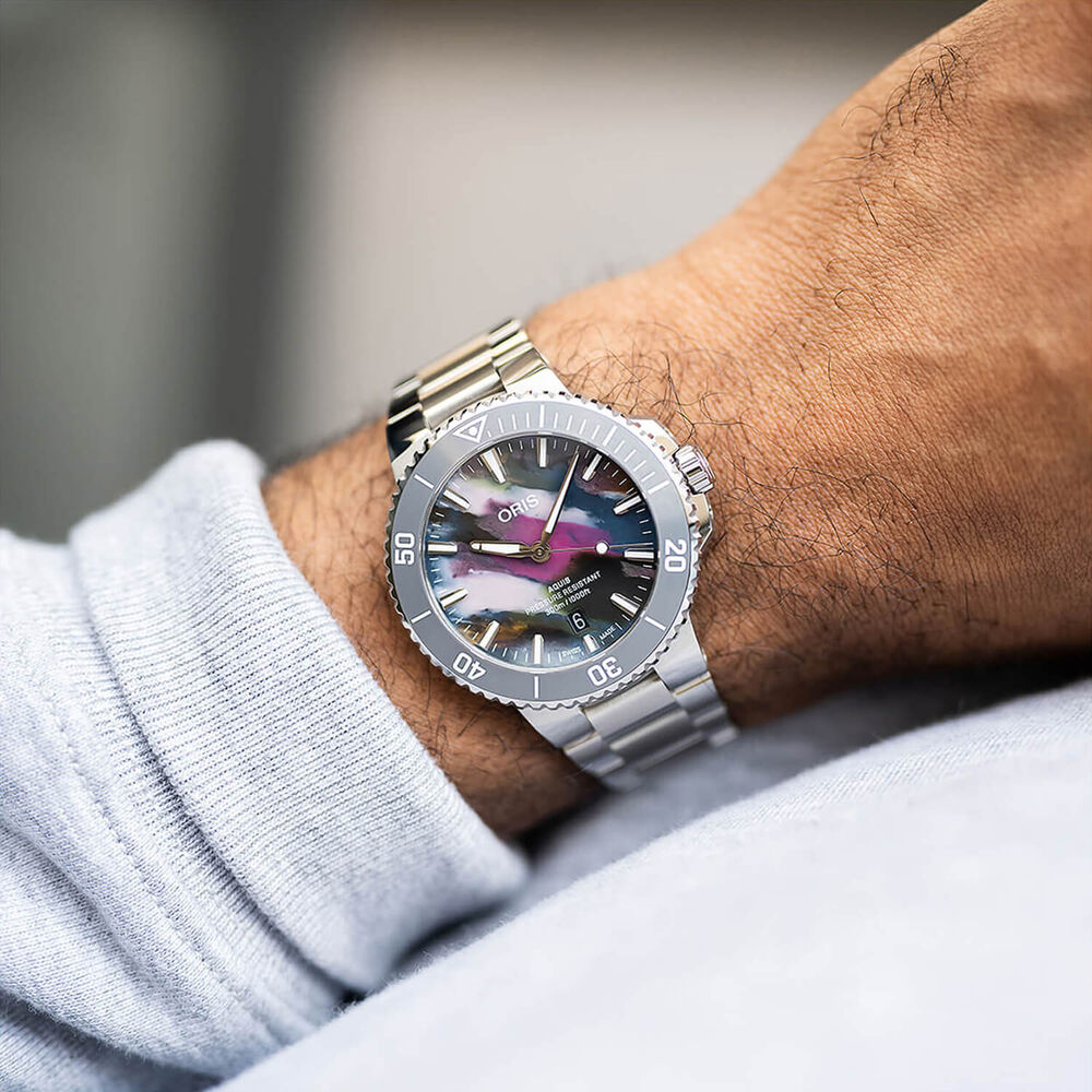 Oris Aquis Date Upcycle 41.5mm Multi Colour Dial Stainless Steel Bracelet Watch image number 4