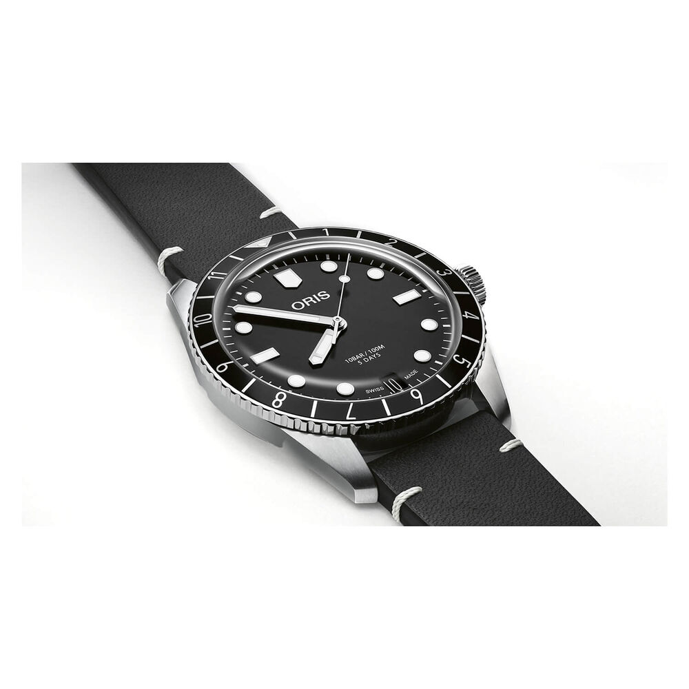 Oris Divers 65 40mm Black Dial Black Leather Strap Watch