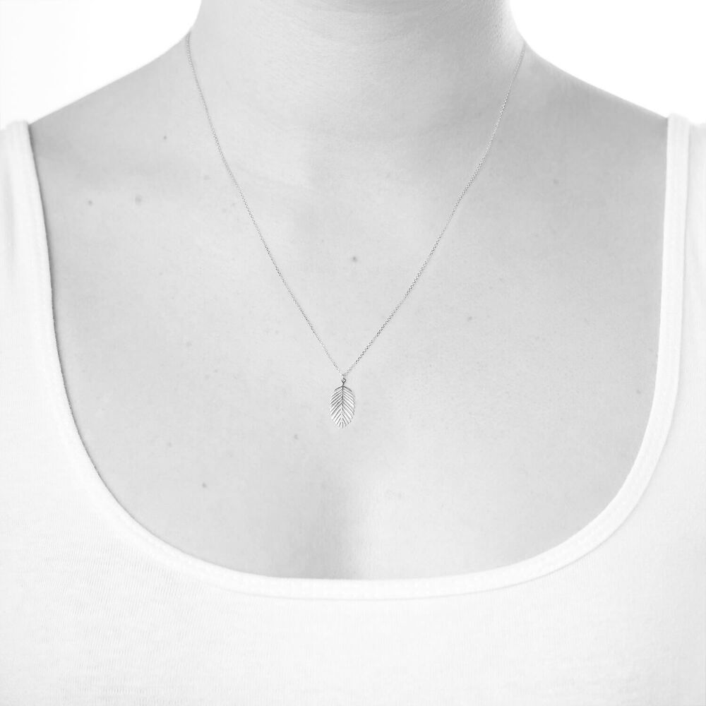 9ct Polished Feather Pendant image number 2