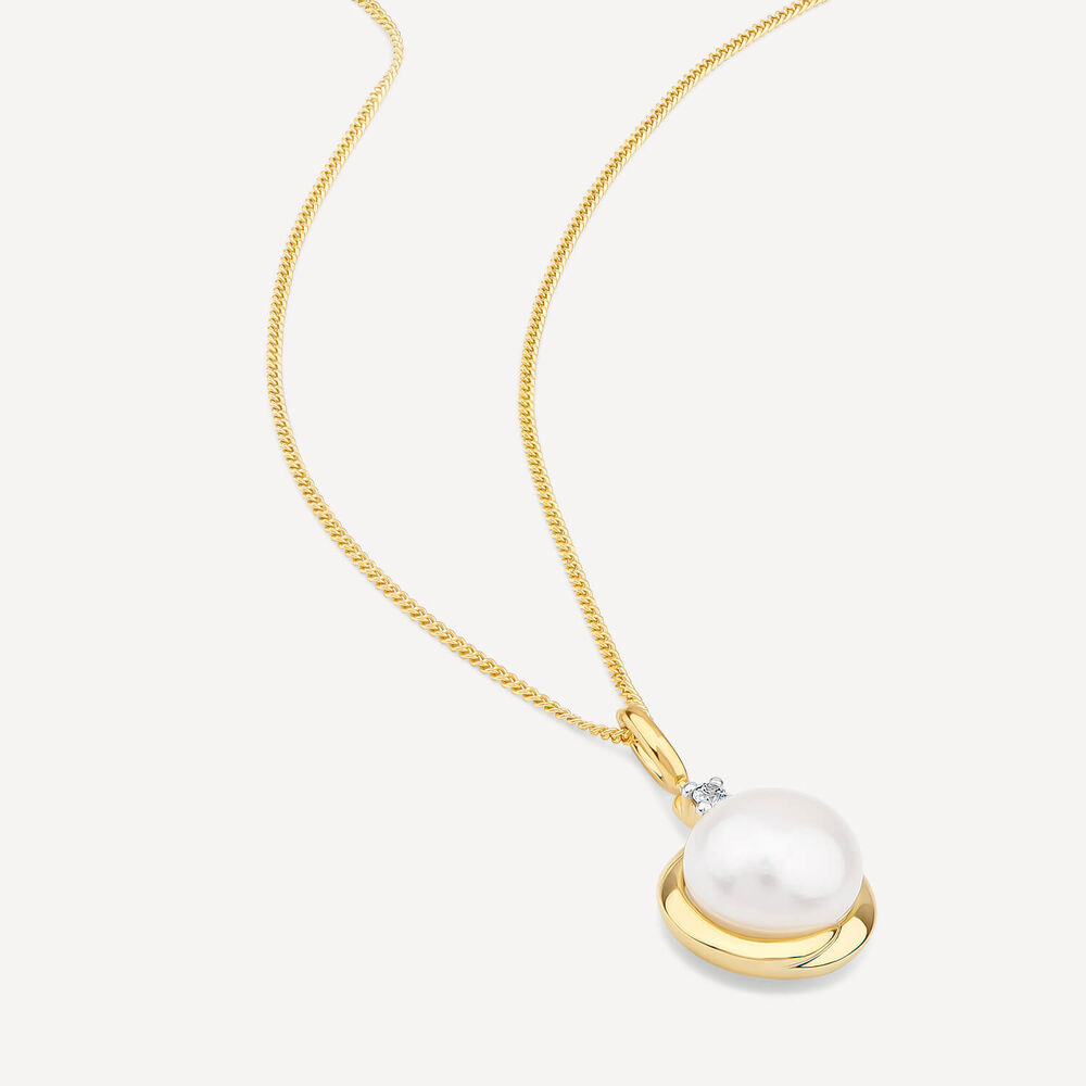 9ct Yellow Gold Diamond Top Freshwater Pearl Gold Rim Pendant image number 2
