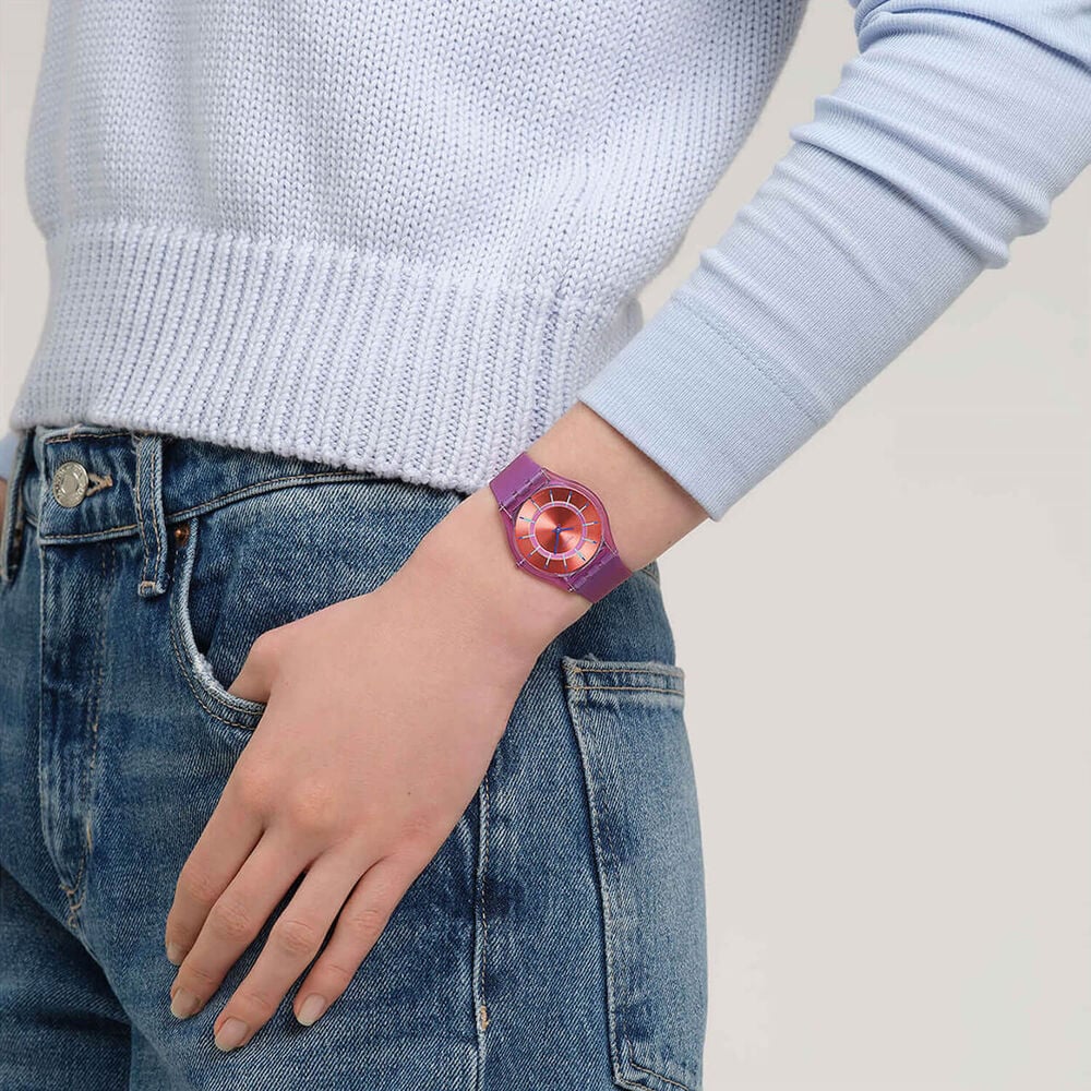Swatch Skin Sweet Strawberry Dream 34mm red Dial Purple Gradient Silicon Strap Watch image number 2