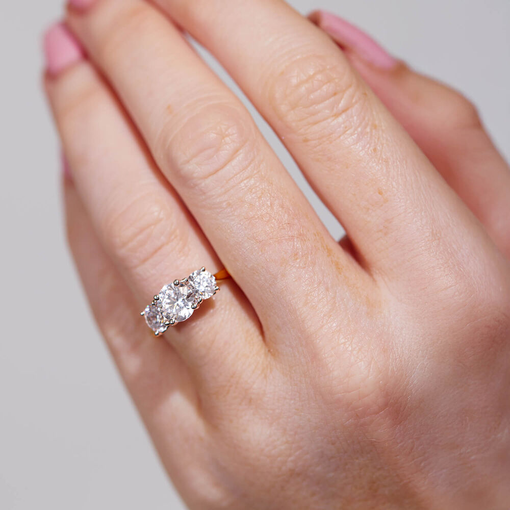 Born 18ct Yellow Gold 2ct 3 Stone Round Brilliant Diamond Ring image number 5