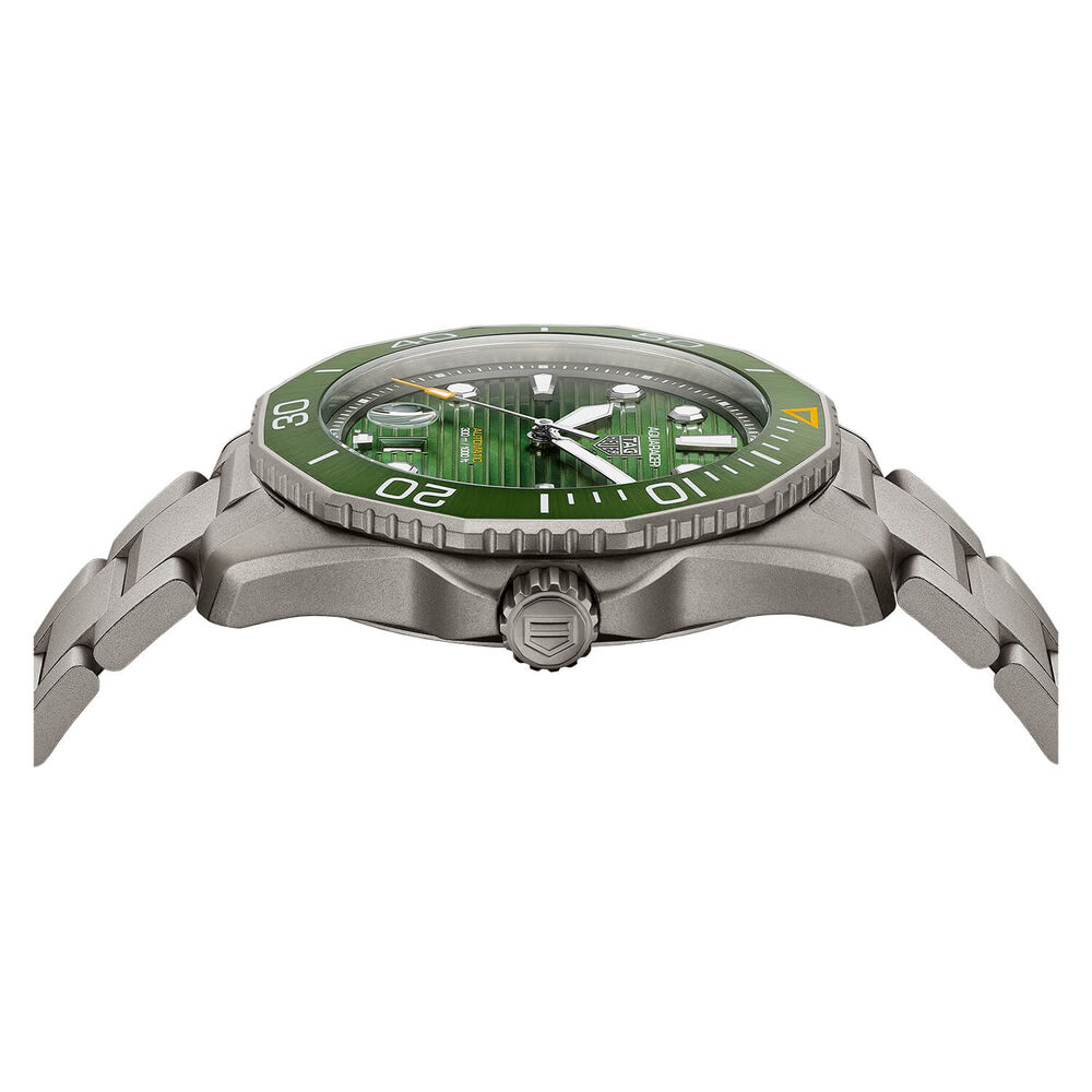 TAG Heuer Aquaracer 43mm Green Dial Green Bezel Titanium Case Bracelet Watch image number 3