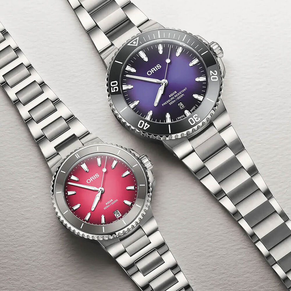 Oris Aquis Date Taste of Summer 36.5mm Red Dial Steel Bracelet Watch image number 3