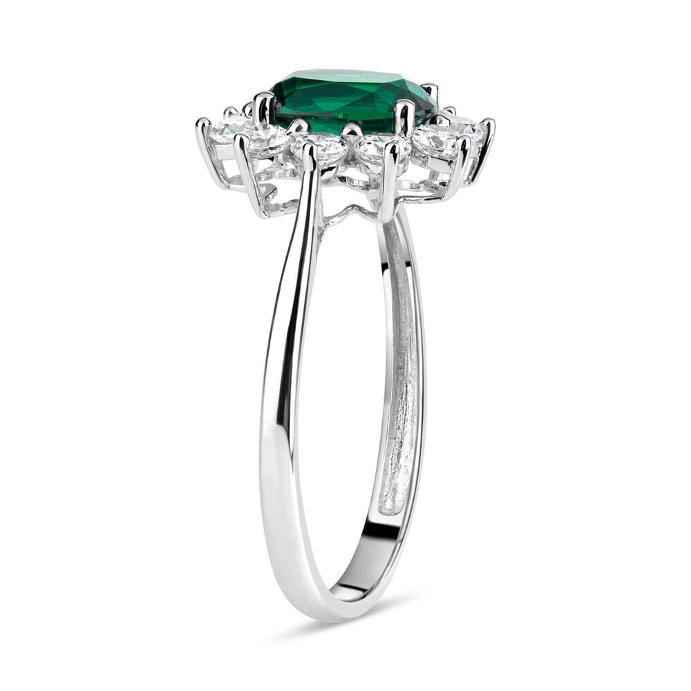 9ct White Gold and Emerald Ring image number 3