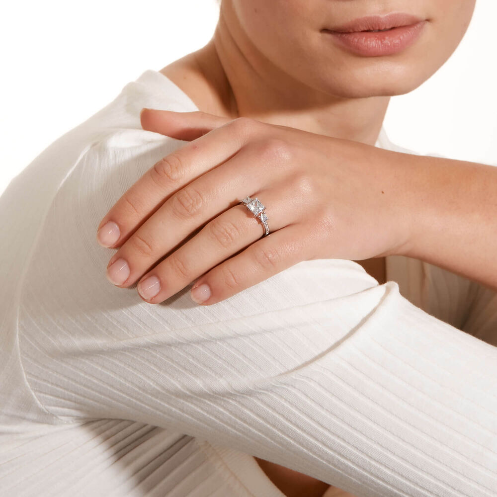 9ct White Gold Dress Ring image number 5