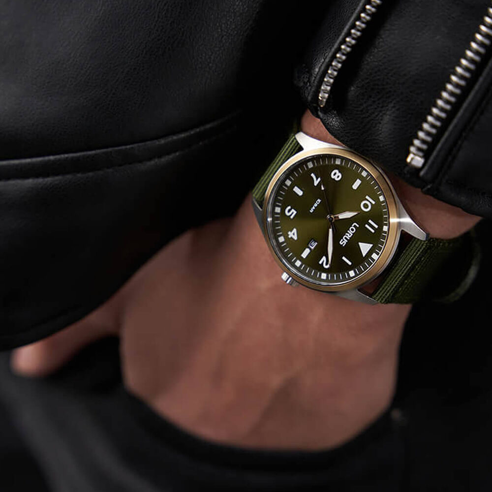 Lorus Quartz Gents 42mm Green Dial Gold Tone Steel Case Strap Watch image number 7