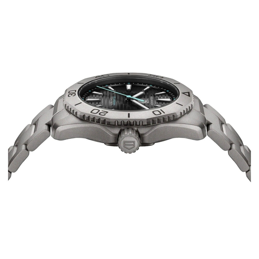 TAG Heuer Aquaracer Professional 200 Solargraph 40mm Black Dial Titanium Bracelet Watch image number 2