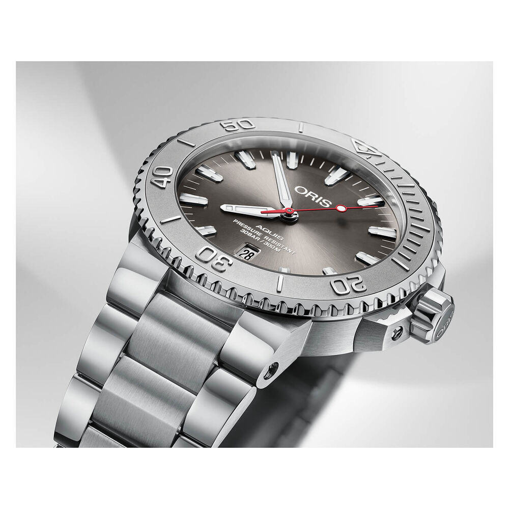 Oris Aquis Date Relief 43.5mm Silver Dial Red Detail Steel Case Bracelet Watch image number 1