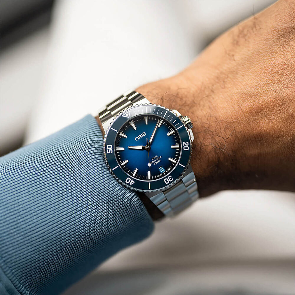 Oris Aquis Date Calibre 400 43.5mm Blue Dial Stainless Steel Bracelet Watch image number 5