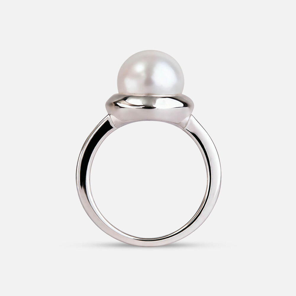 Sterling Silver Freshwater Pearl in Polished Triangle Ring