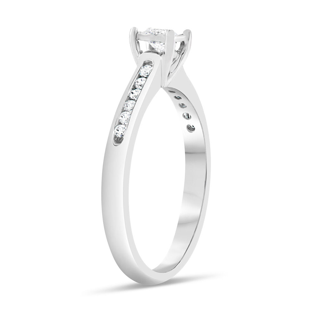 18ct White Gold Illusion Set Solitaire 0.25ct Diamond with Channel Diamond Shoulders Ring image number 3