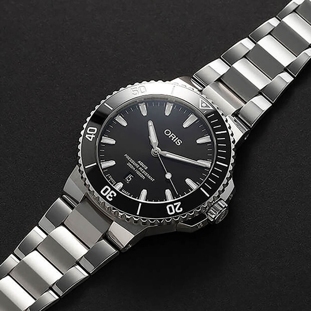 Oris Aquis Date 43.5mm Black Dial Stainless Steel Bracelet Watch image number 2