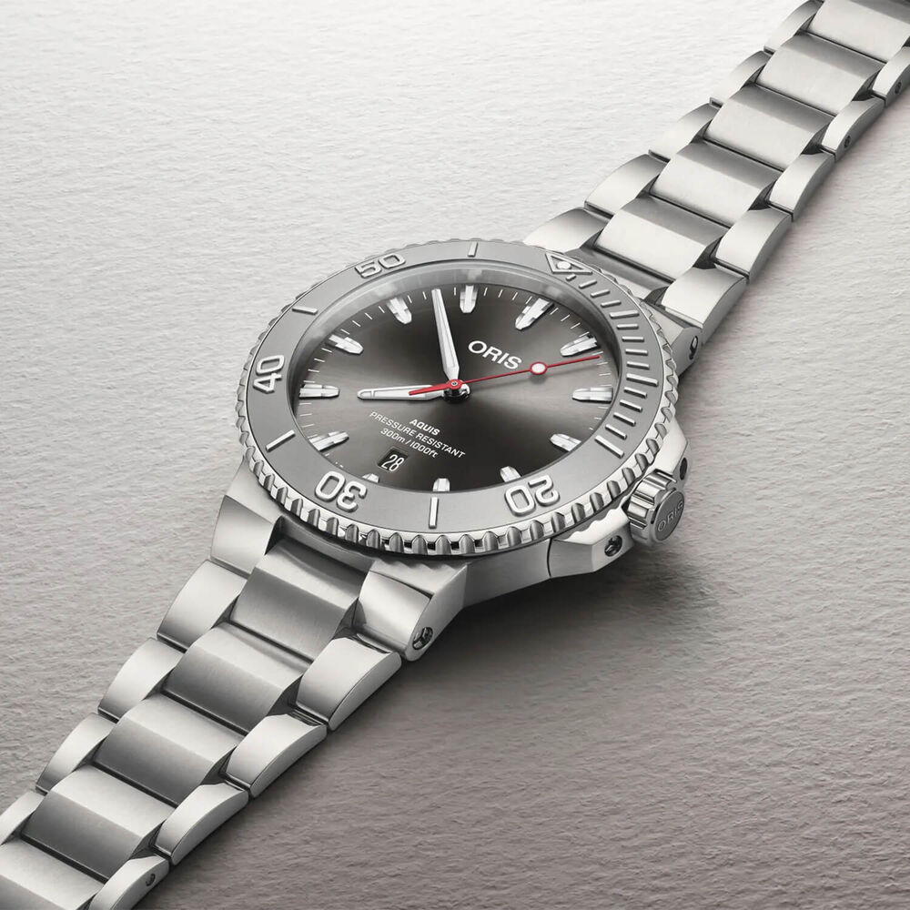 Oris Aquis Date Relief 43.5mm Grey Dial Stainless Steel Bracelet Watch image number 2