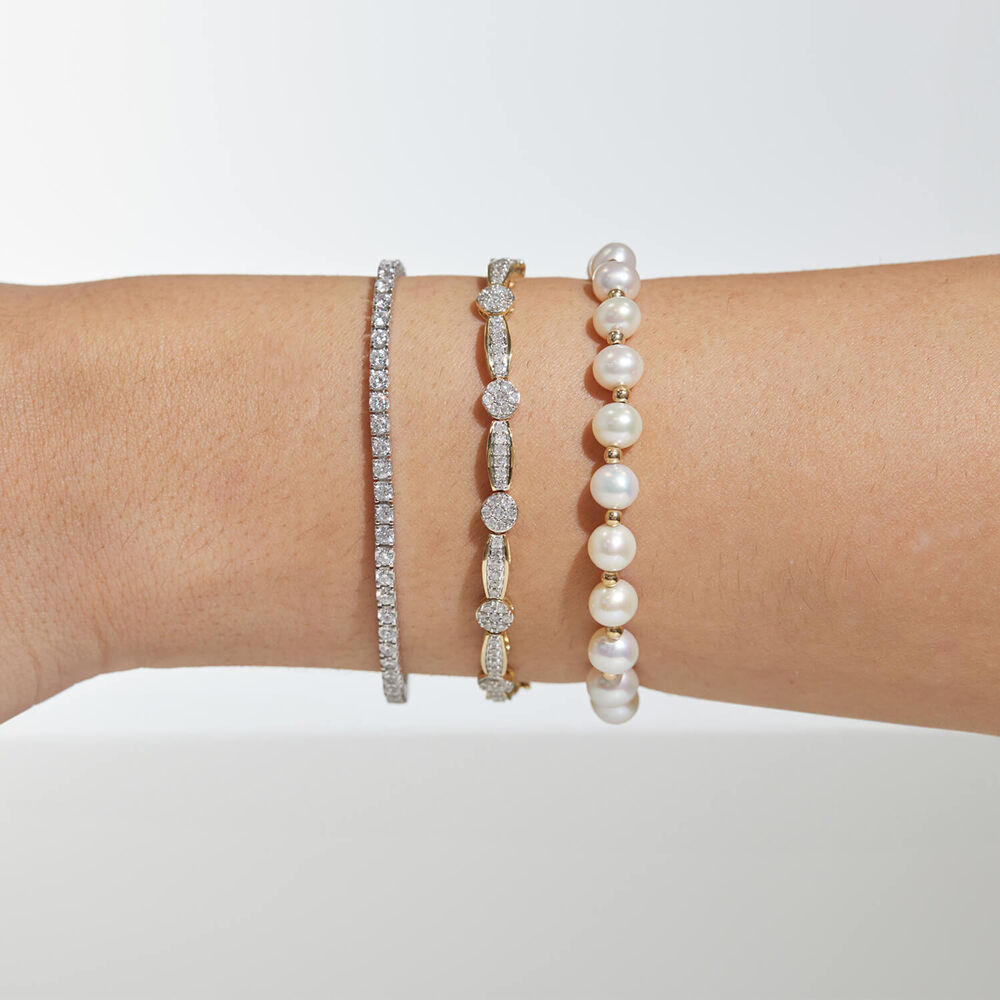 9ct Cultured Freshwater Pearls and a Gold Beat Bracelet image number 5