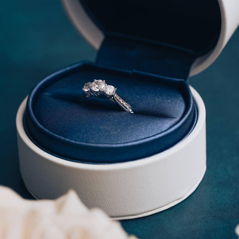 18ct White Gold Tulip Setting Three Stone 1.25 Carat Diamond Shoulders Ring image number 3