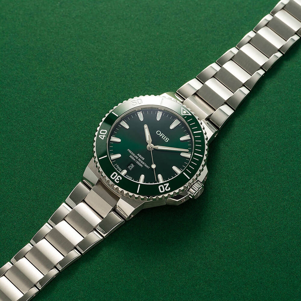 Oris Aquis Date 43.5mm Green Dial Stainless Steel Bracelet Watch image number 2