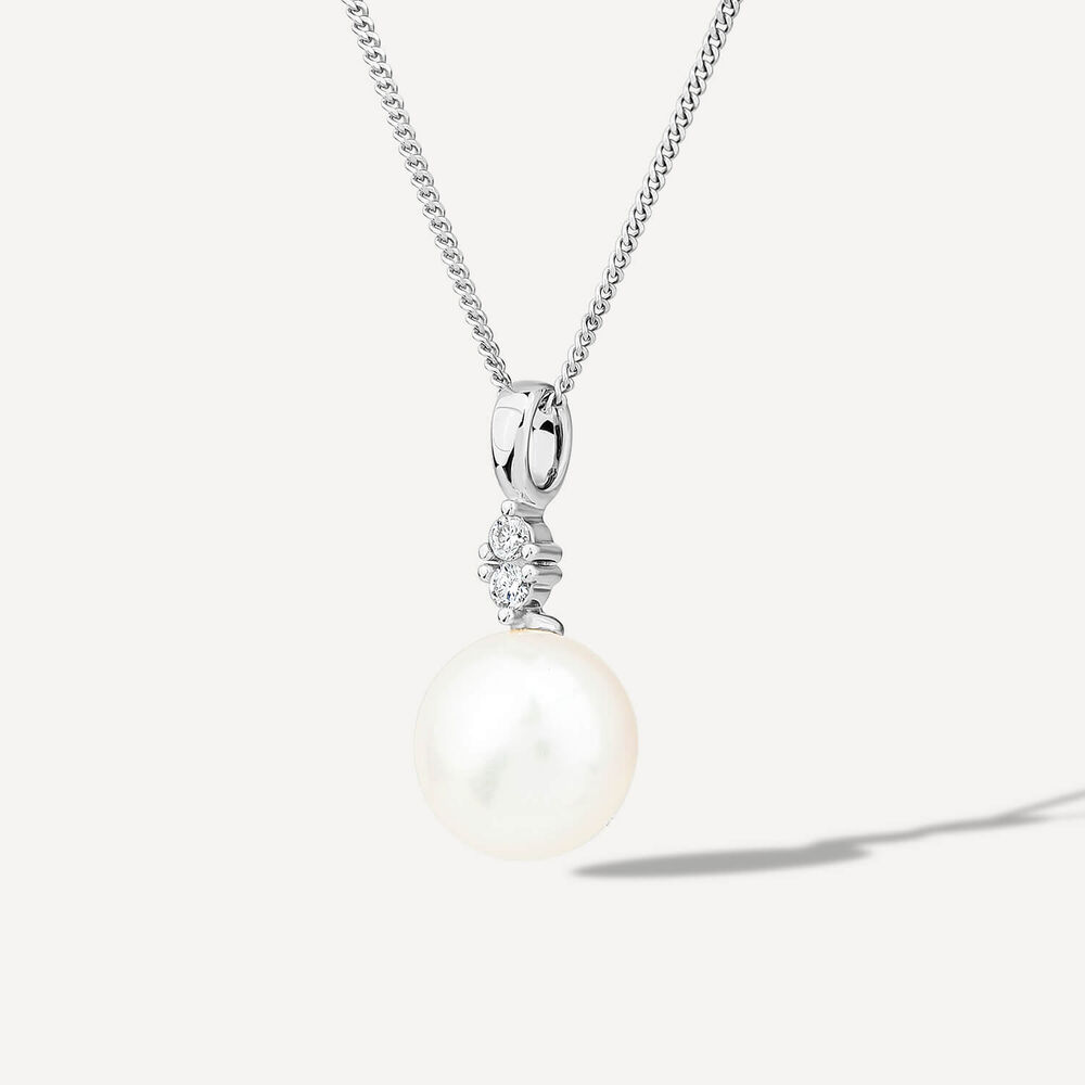 9ct White Gold 0.04ct Top Diamond & Freshwater Pearl Pendant image number 1