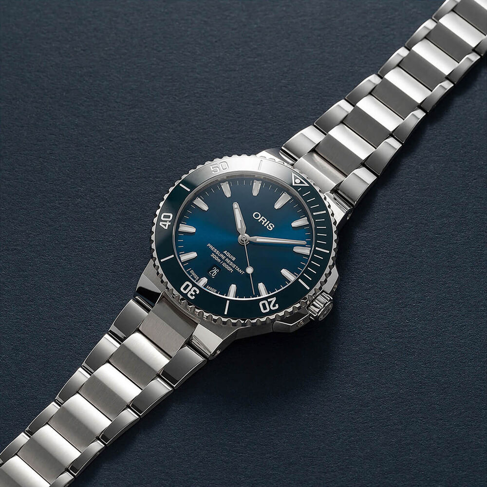 Oris Aquis Date 43.5mm Blue Dial Stainless Steel Bracelet Watch image number 2